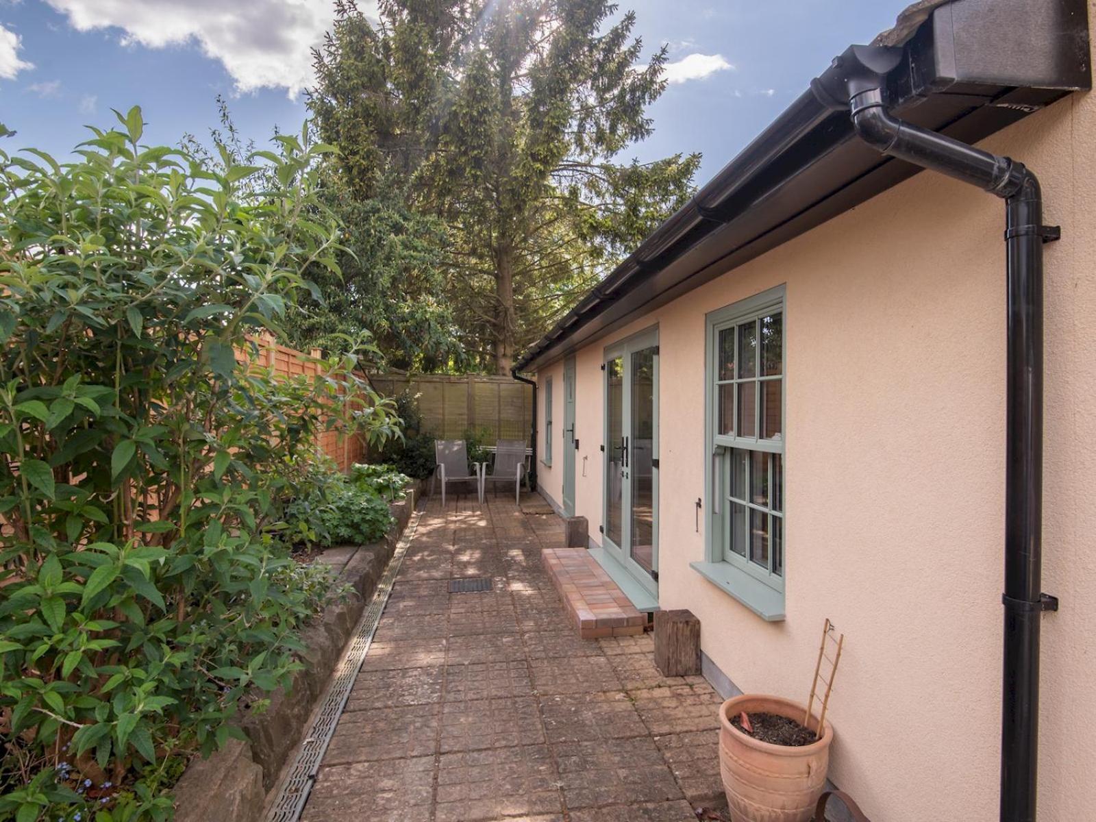 Pass The Keys Charming Garden Cottage With Parking Bath Dış mekan fotoğraf